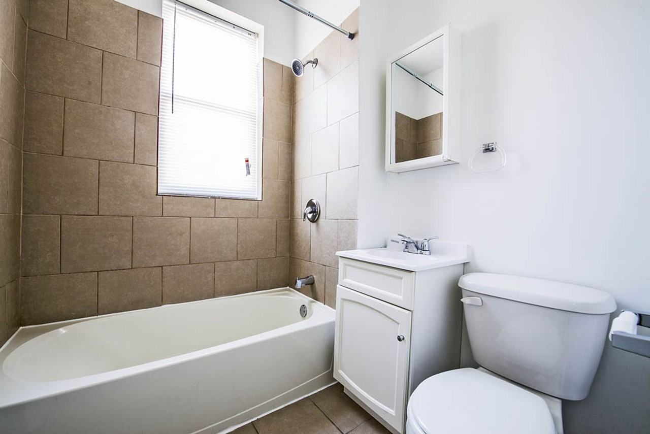 7055 S St Lawrence Ave Chicago, IL 60637 - Photo 2 of 23