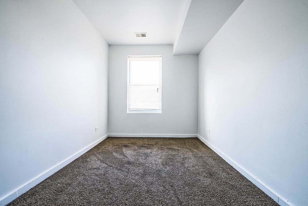 7055 S St Lawrence Ave Chicago, IL 60637 - Photo 7 of 23