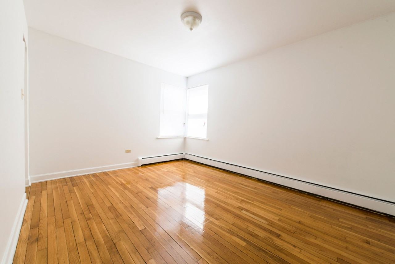 7624 S Kingston Chicago, IL 60649 - Photo 4 of 24