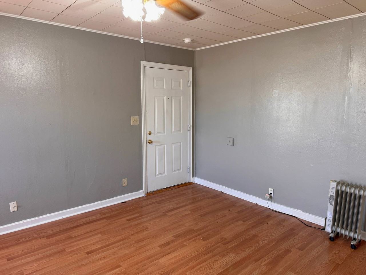 3402 Grant St - Photo 2 of 19