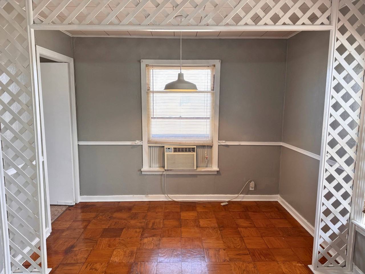 3402 Grant St - Photo 4 of 19