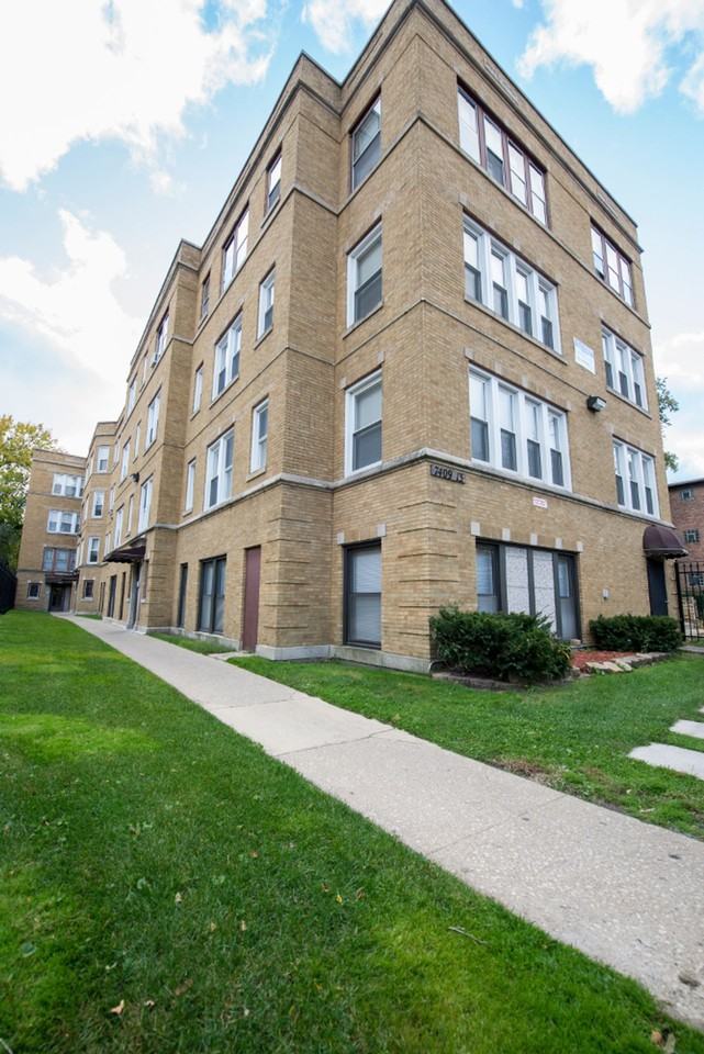 7409 S Yates Blvd Chicago, IL 60649 - Photo 6 of 28