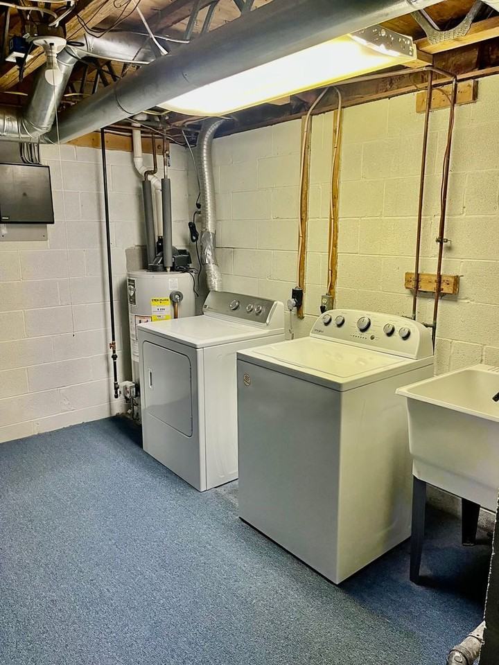 8430 Fathom Dr - Photo 2 of 19