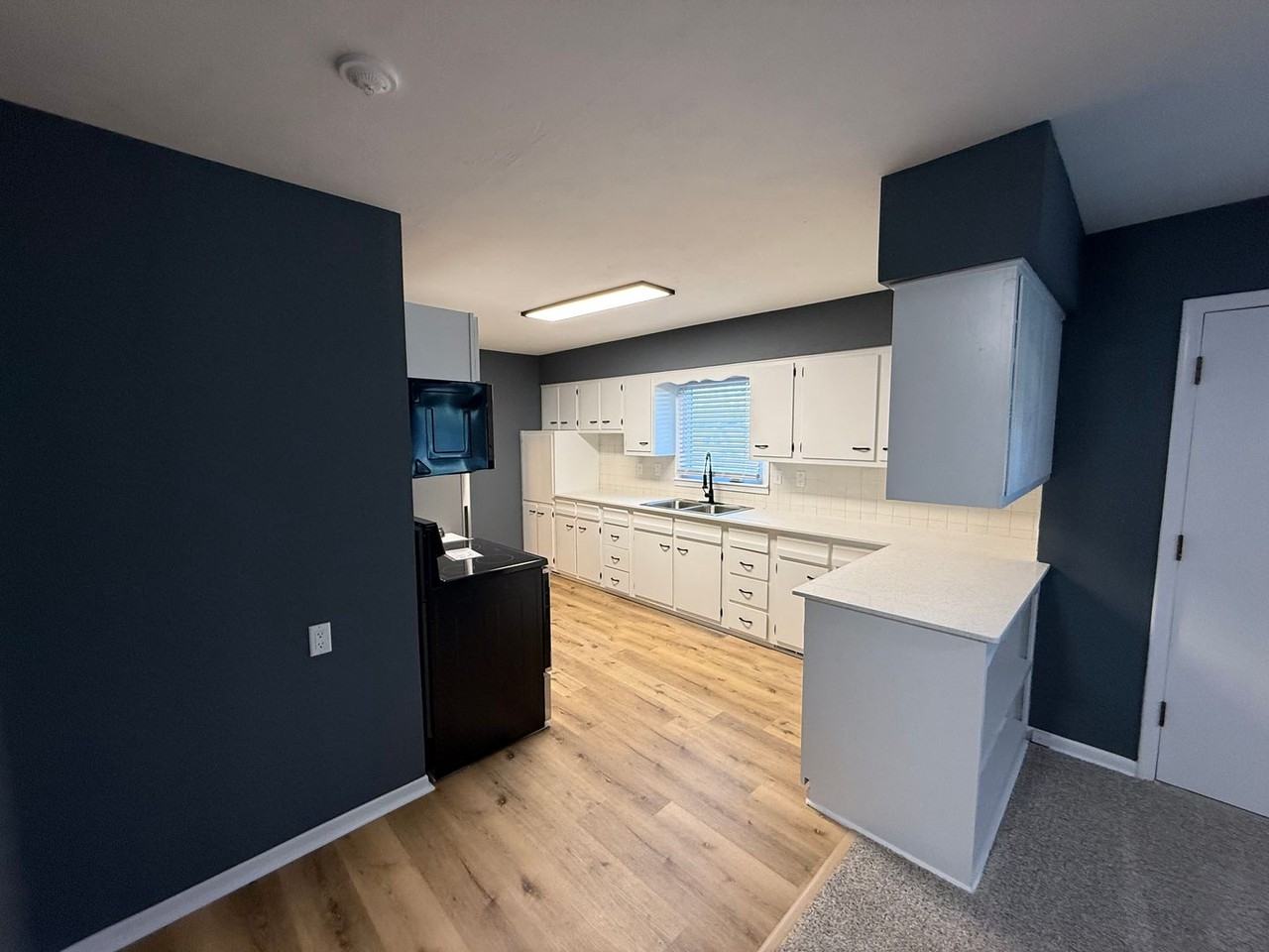 803 N Christy St - Photo 3 of 17