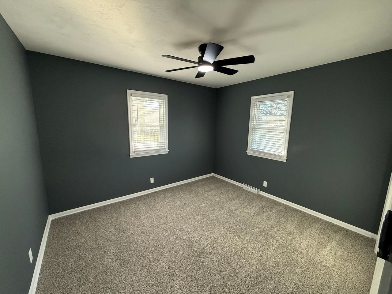 803 N Christy St - Photo 6 of 17