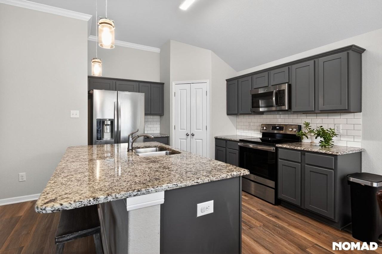 7328 Hudson Grove Dr - Photo 6 of 23