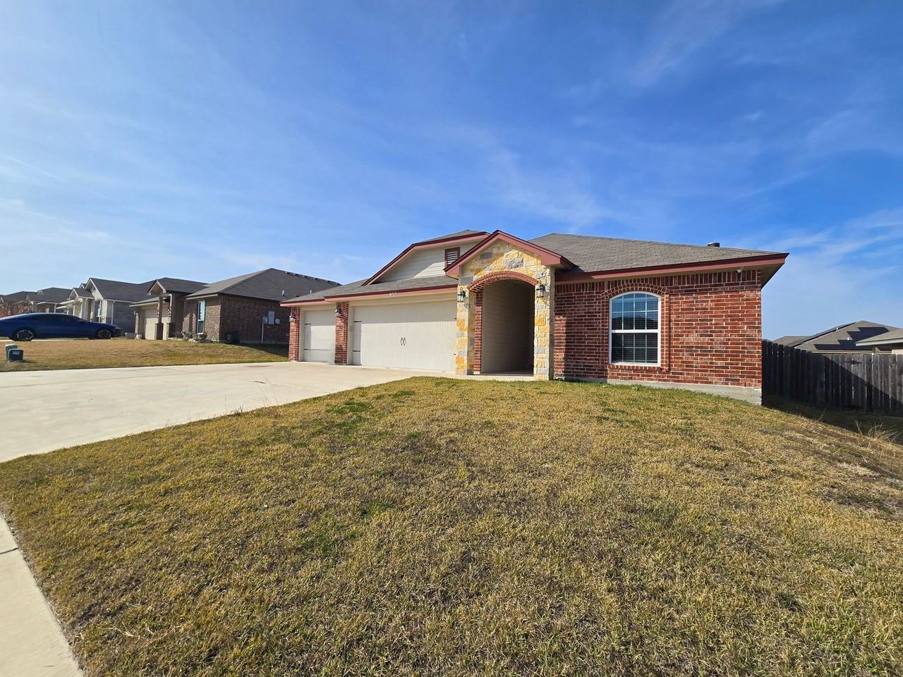 6705 Keechi Valley Dr - Photo 2 of 2