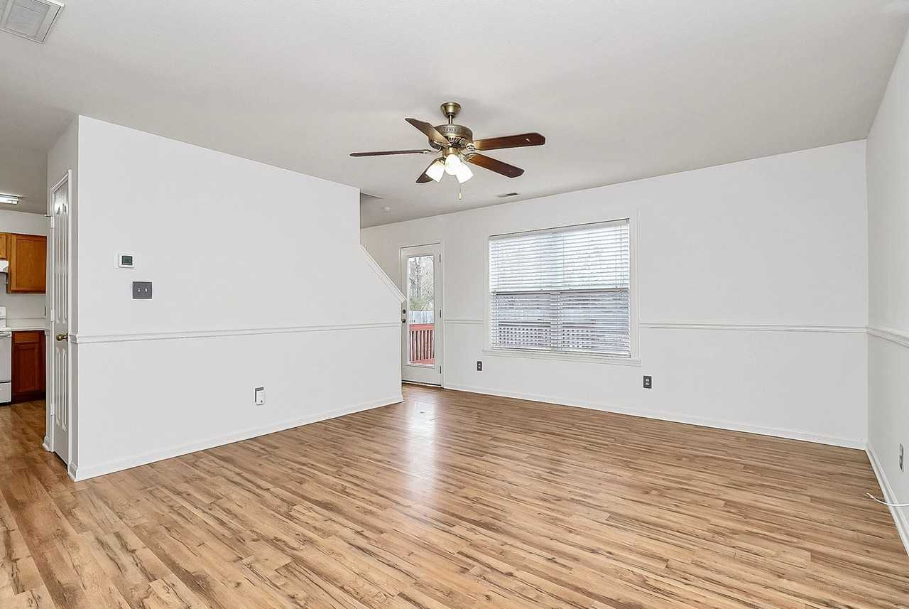 2712 N Valley Ct - Photo 5 of 38