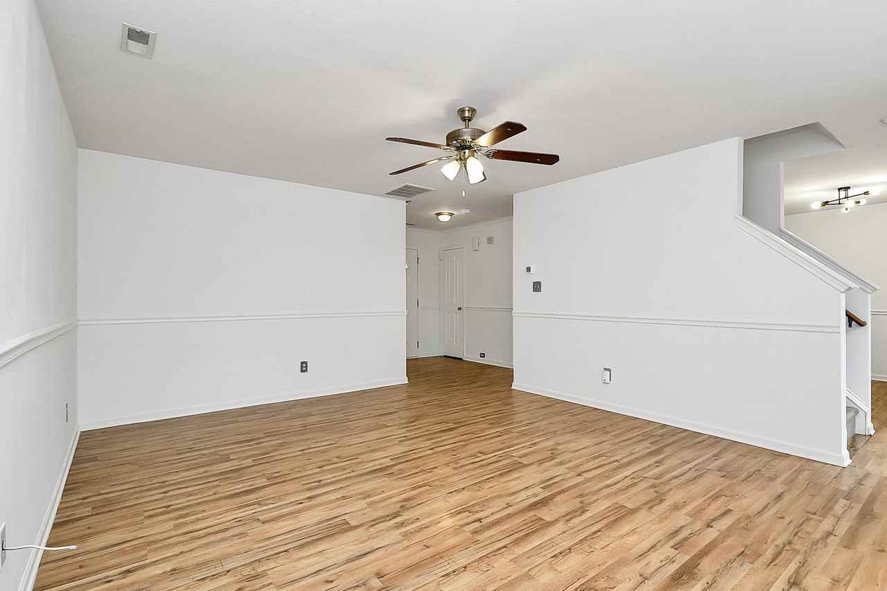 2712 N Valley Ct - Photo 6 of 38