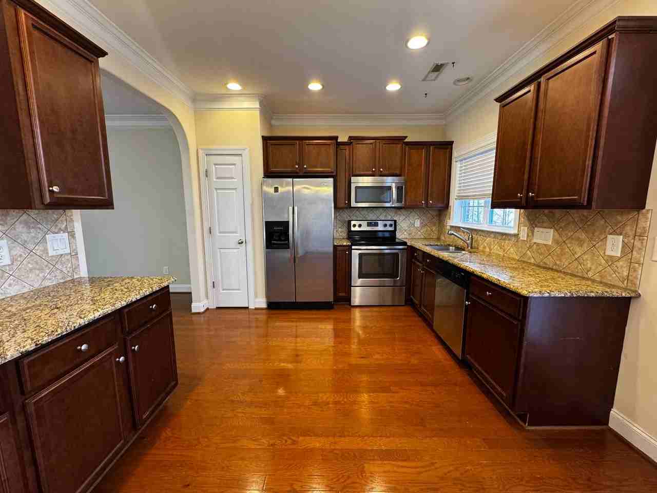 5042 Wyngate Village Dr - Photo 2 of 17