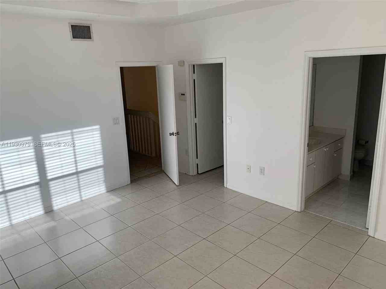 3150 Sw 152nd Pl - Photo 7 of 15