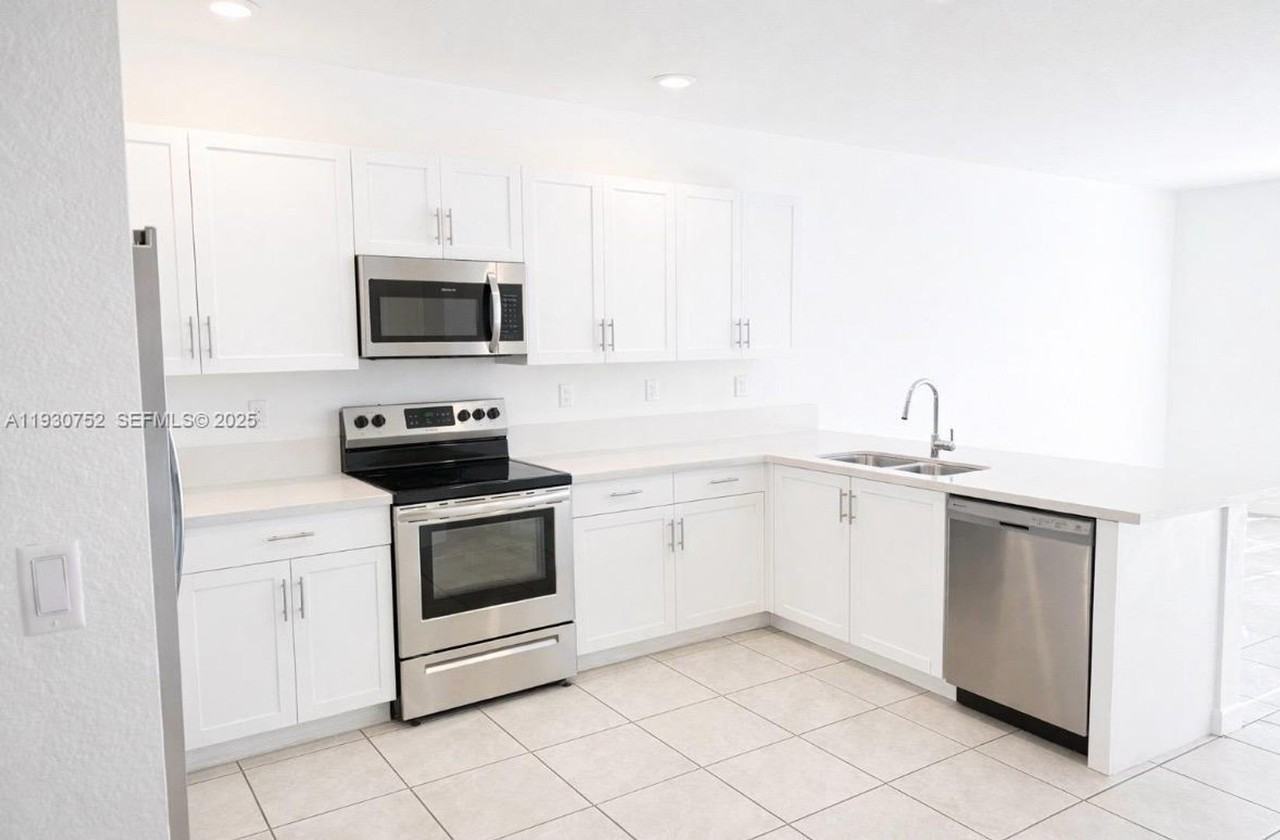 11956 Sw 244th Ln - Photo 2 of 10