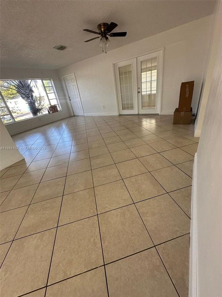 740 Nw 178th Ter - Photo 4 of 15