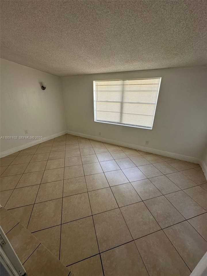 740 Nw 178th Ter - Photo 7 of 15