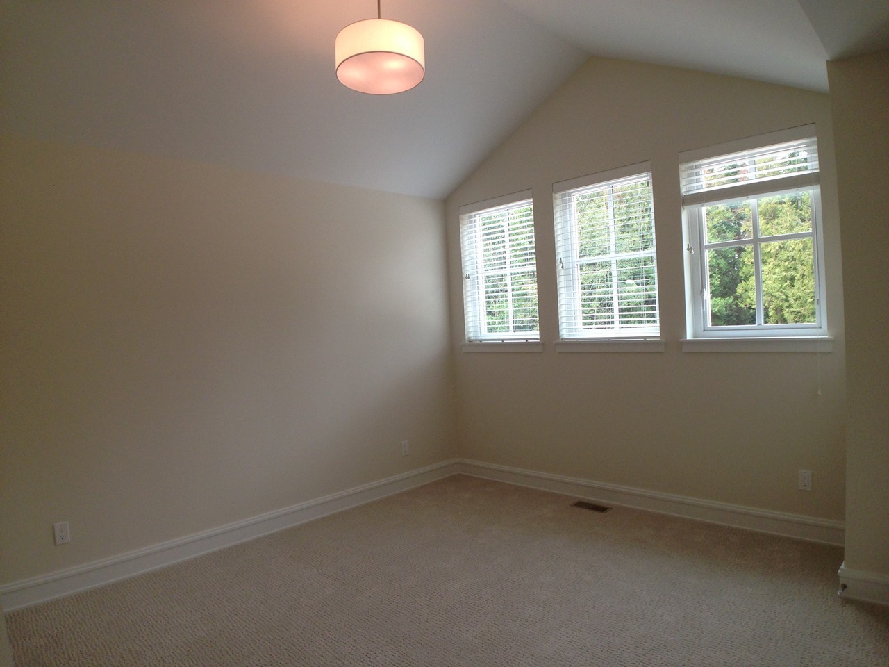 1523 129A Street - Photo 4 of 11