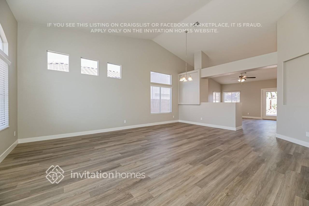 1731 Mount Tremblant Ave - Photo 7 of 17