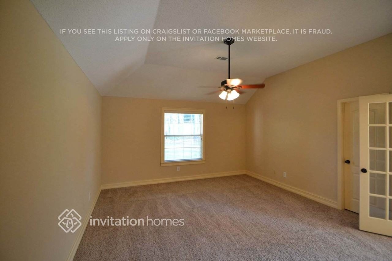 418 Devonshire Dr - Photo 4 of 9