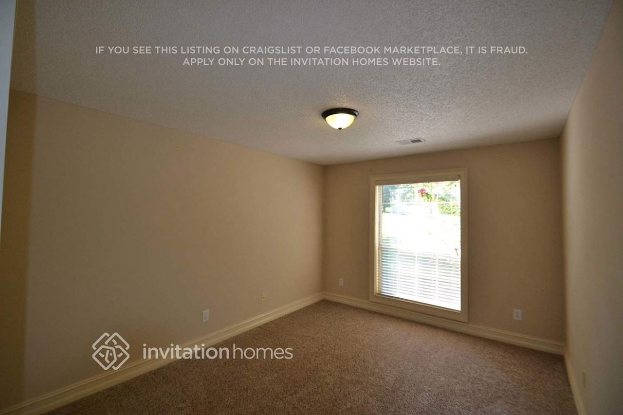 418 Devonshire Dr - Photo 5 of 9