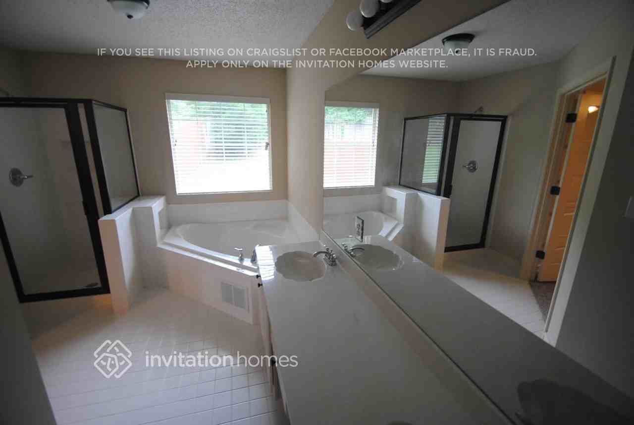 418 Devonshire Dr - Photo 6 of 9