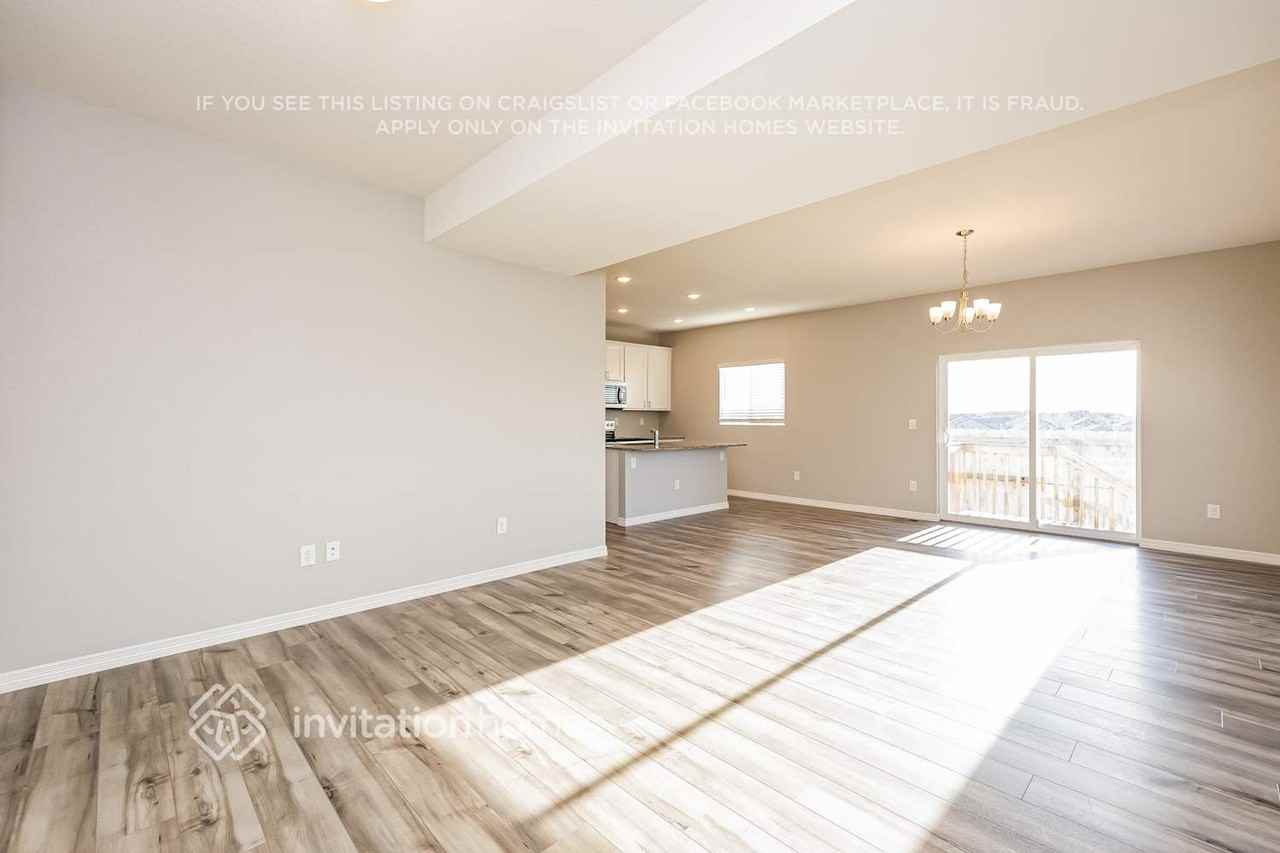 11207 House Finch Ln - Photo 4 of 18