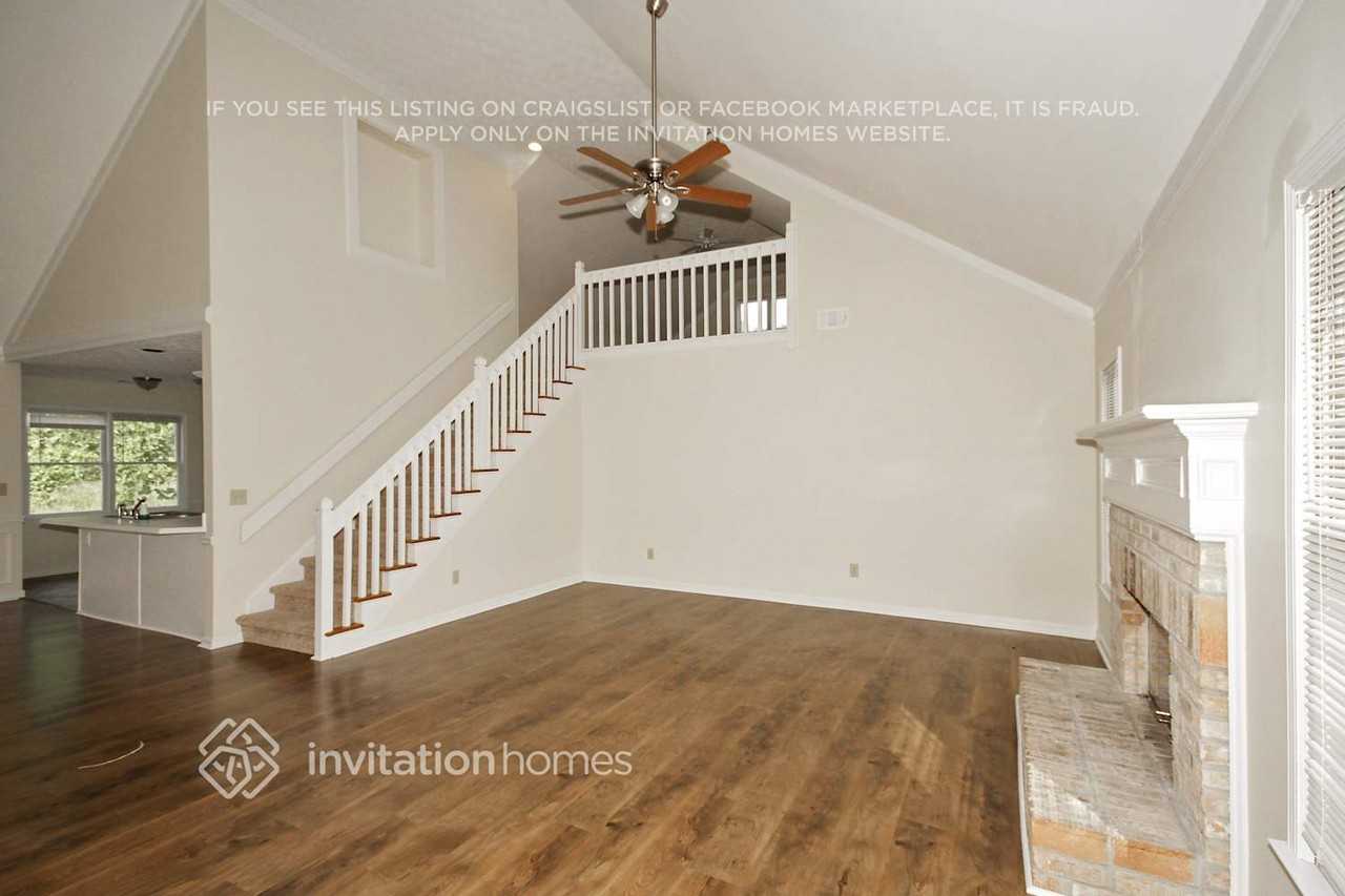 3505 Foxworth Trl - Photo 3 of 15