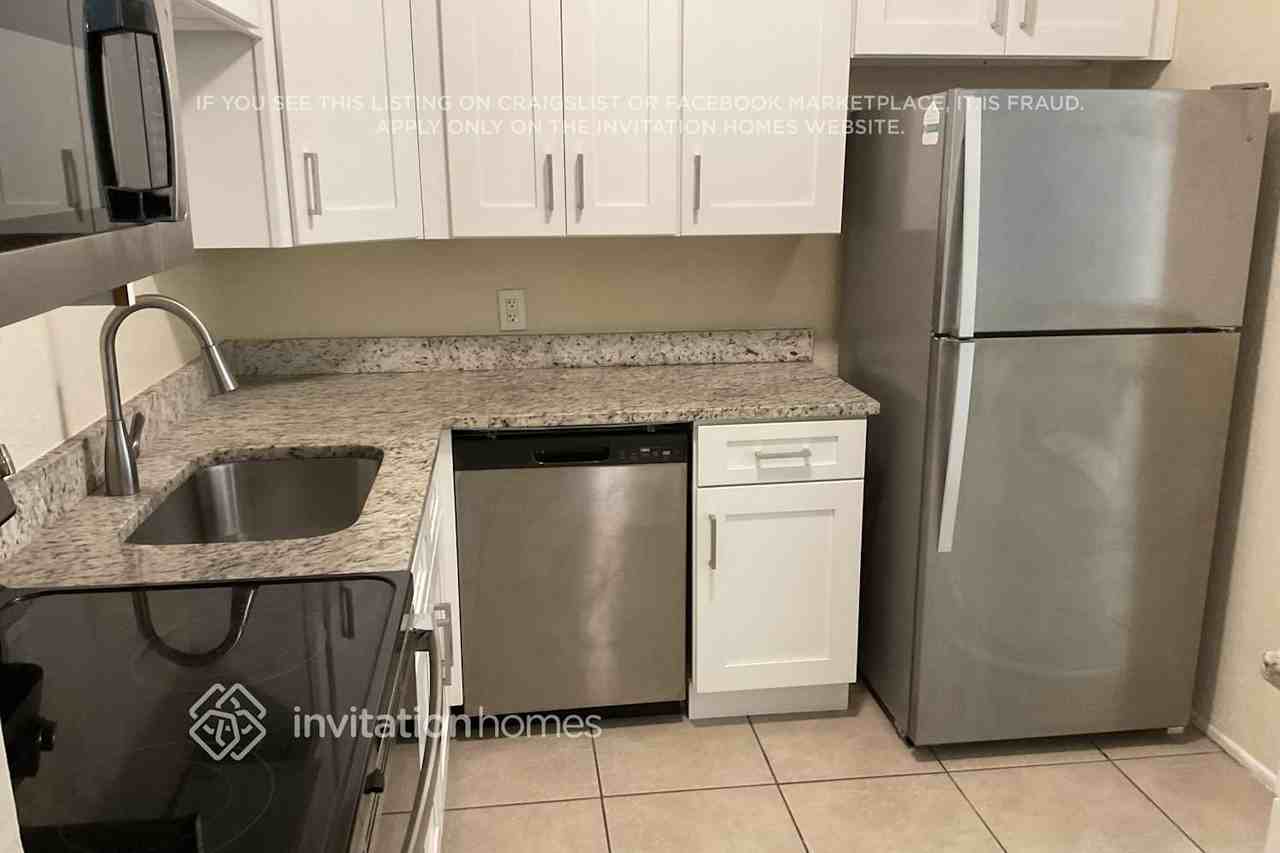 219 Flamingo Dr - Photo 6 of 20