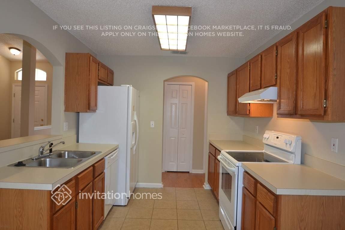 2752 Apollo Ct - Photo 5 of 15