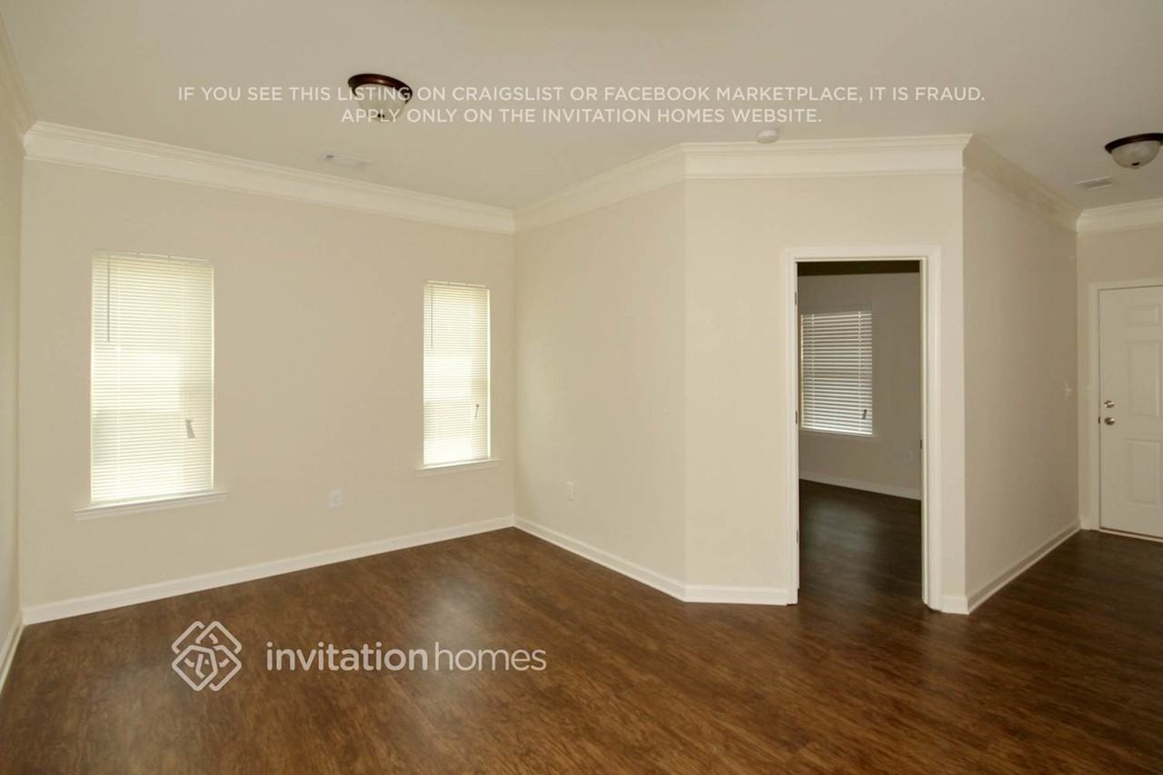 702 Rock Hill Pkwy - Photo 3 of 16