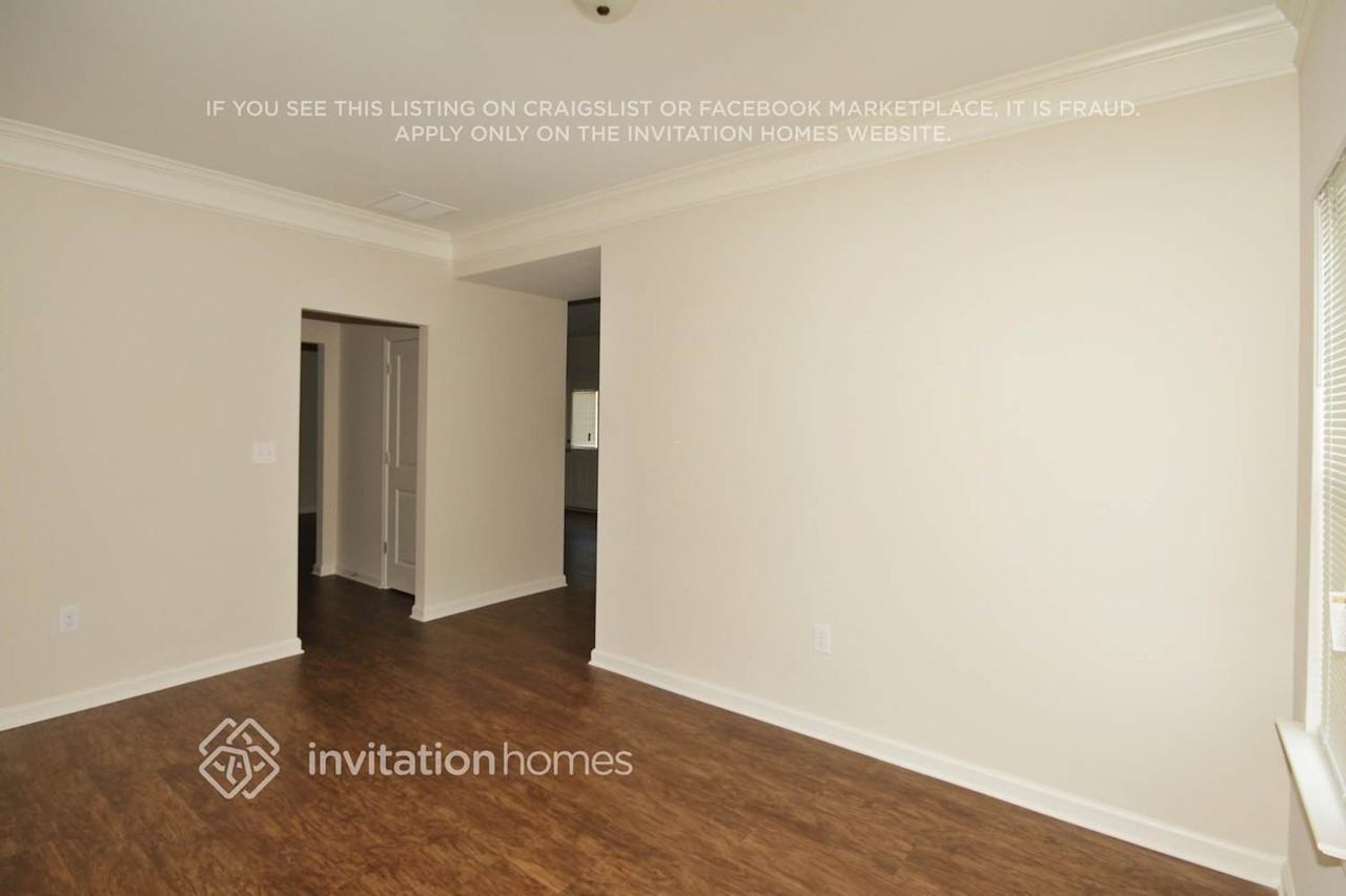 702 Rock Hill Pkwy - Photo 7 of 16