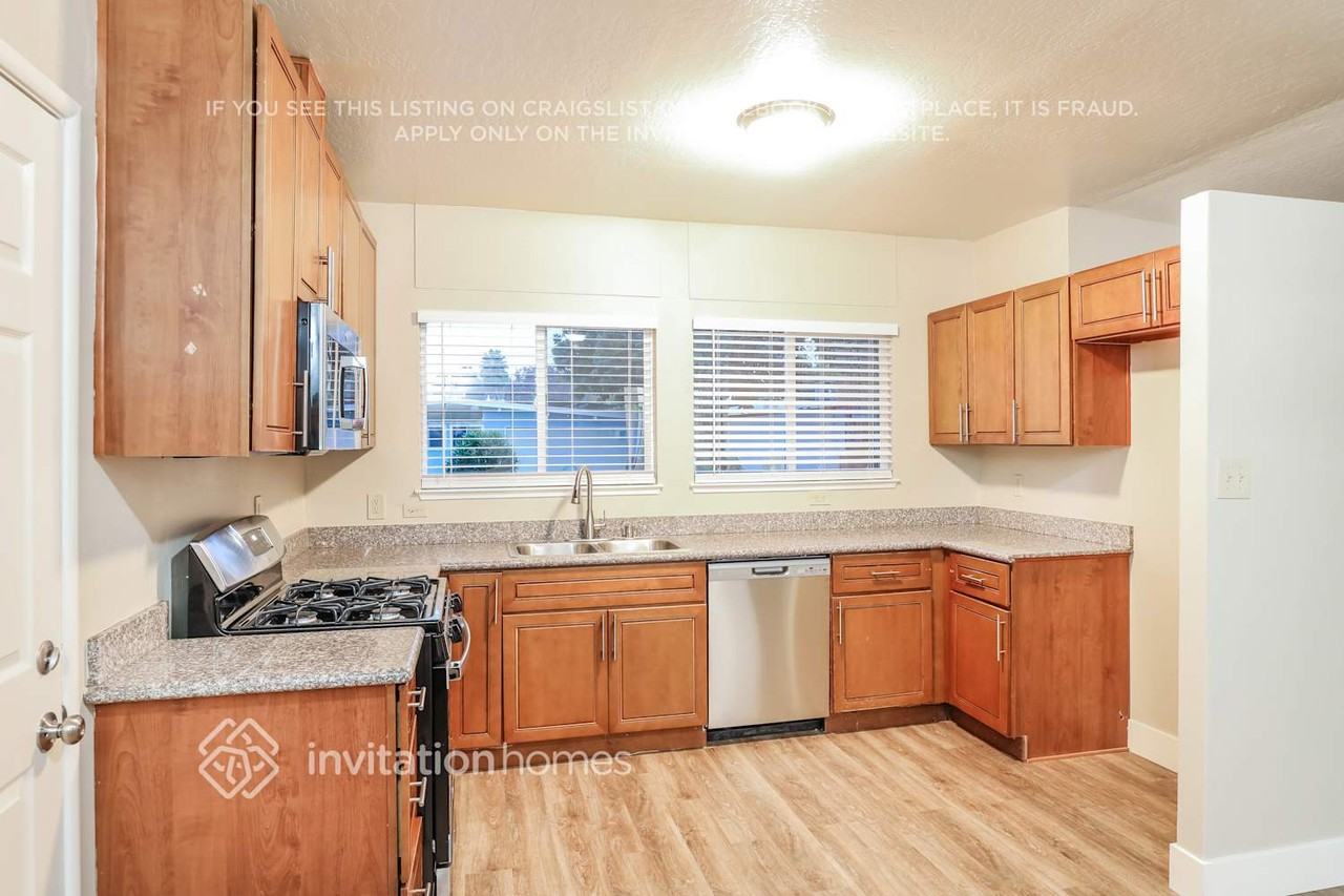 316 Grape St - Photo 6 of 17