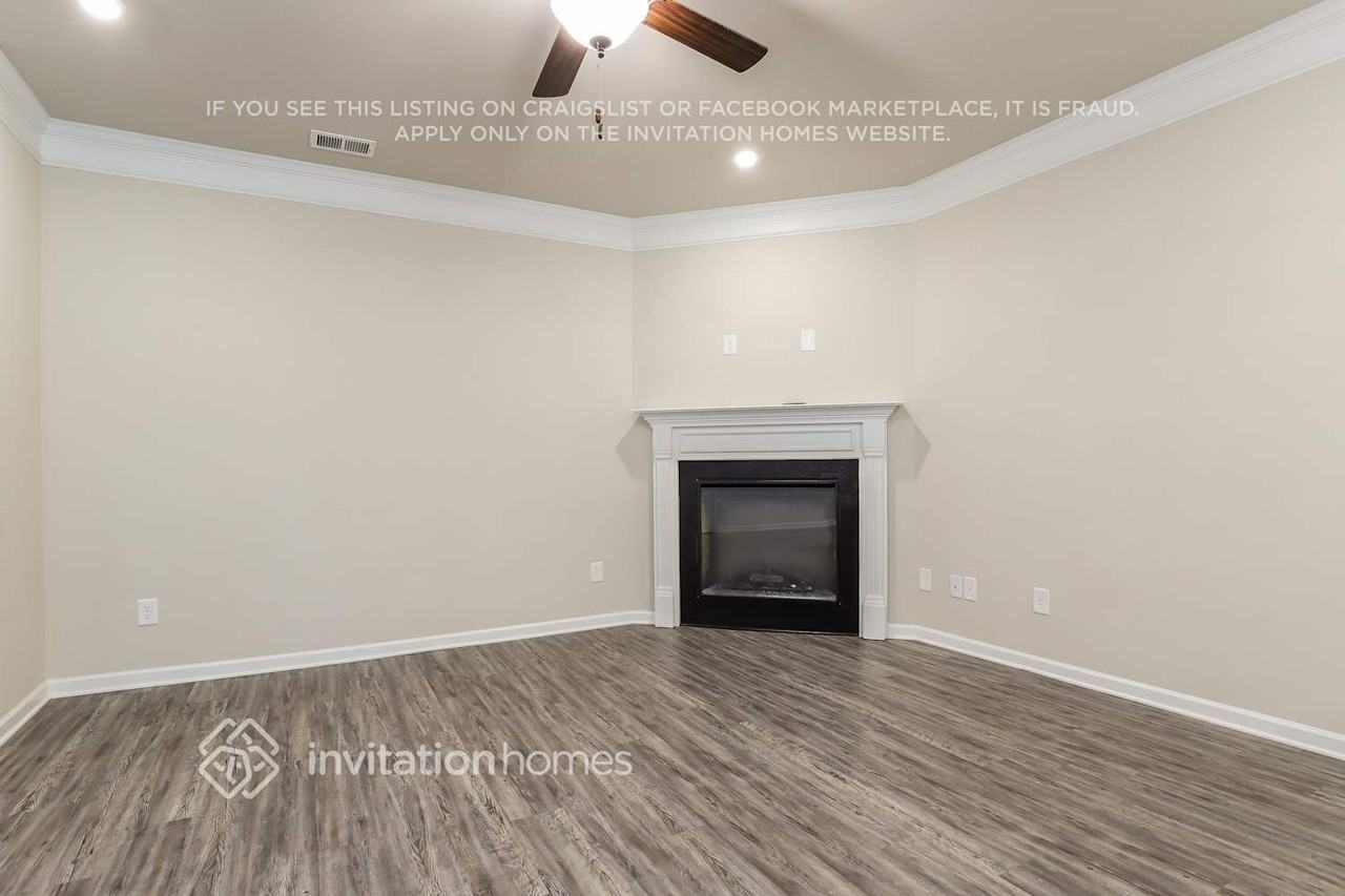 2303 Buford Town Dr - Photo 3 of 16