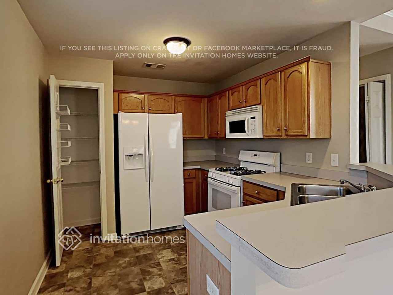 325 Providence Rd - Photo 5 of 20