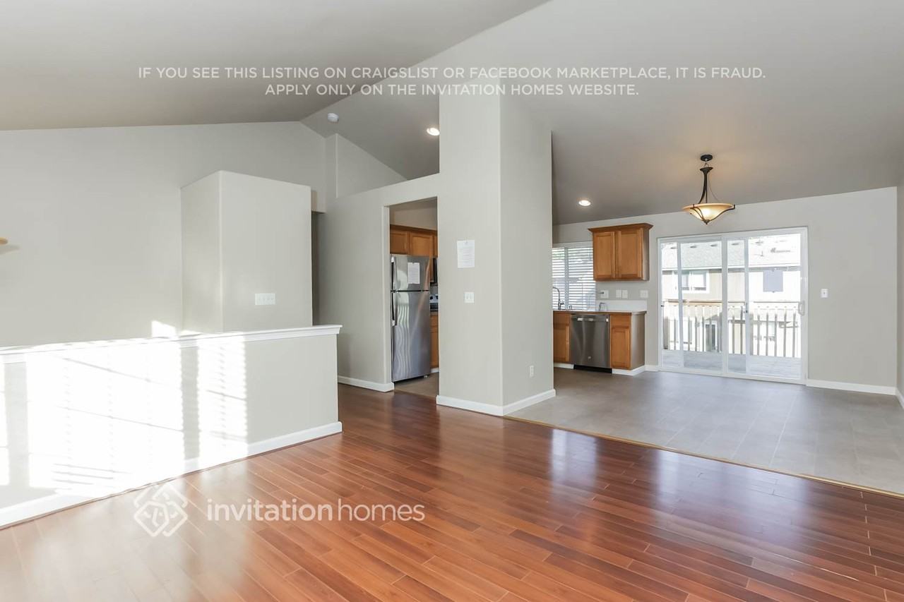 21819 65th Ave E - Photo 4 of 18