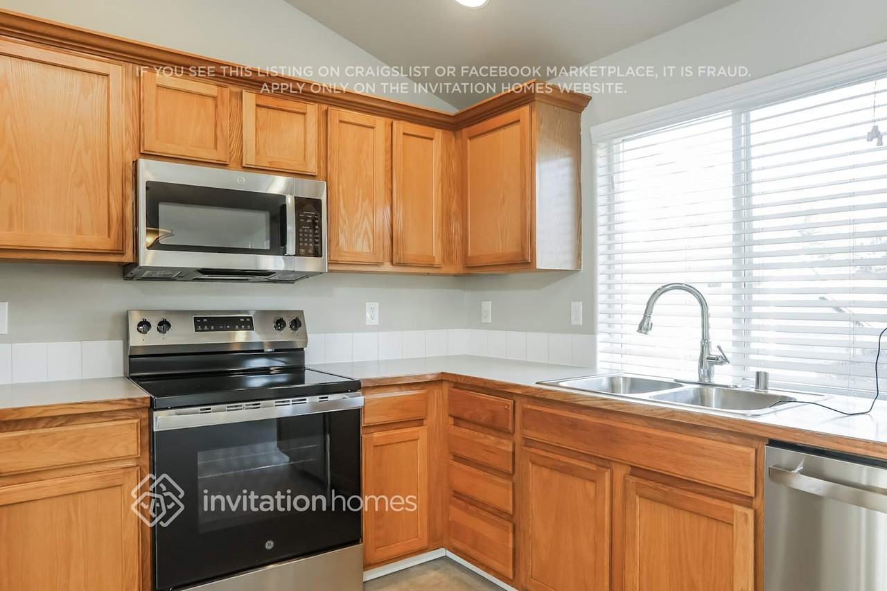 21819 65th Ave E - Photo 7 of 18