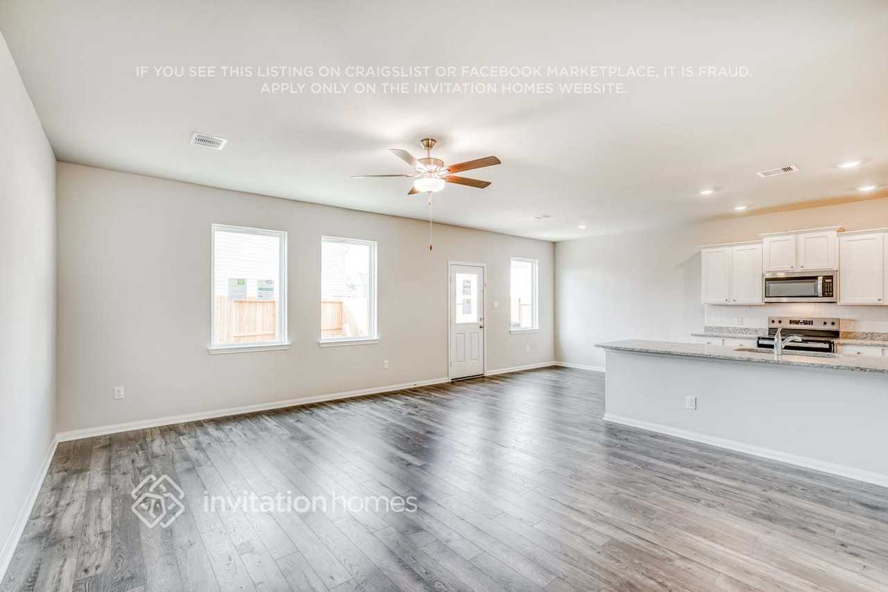 8119 Sunberry Shadow Dr - Photo 5 of 18