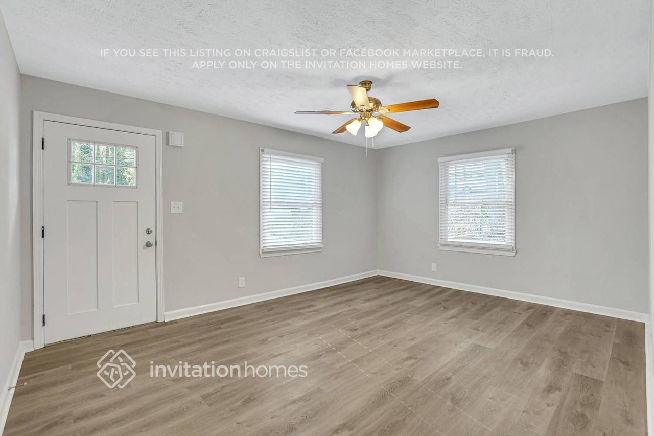 300 Banberry Dr Se - Photo 7 of 26