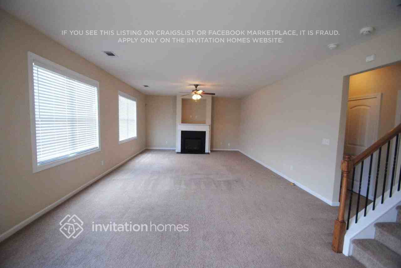 2604 Bluestone Dr Sw - Photo 2 of 15