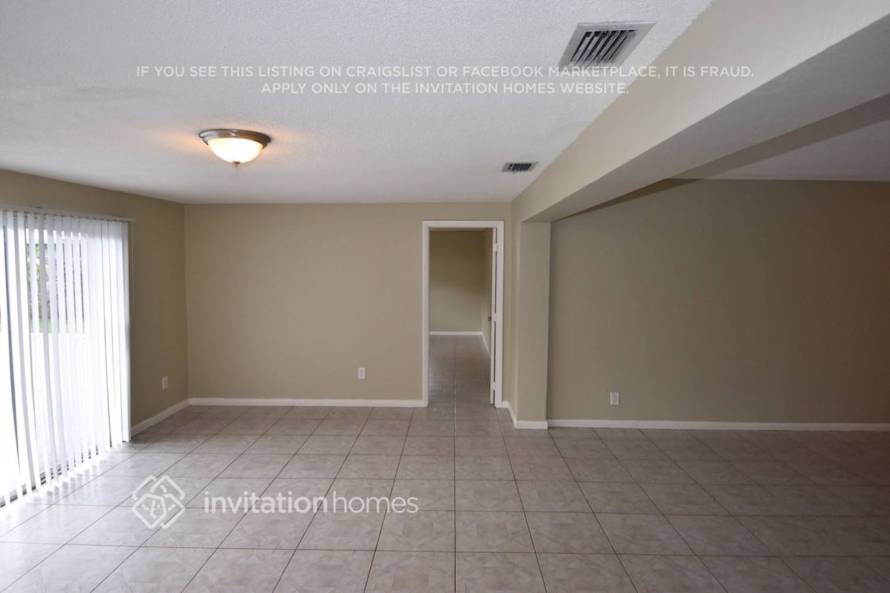 250 Sw 12th Ave - Photo 2 of 10