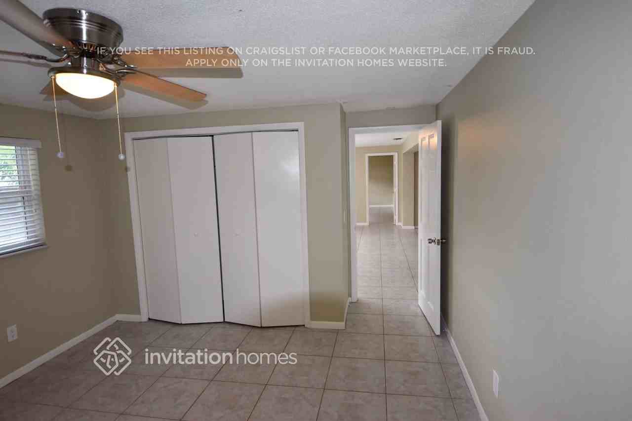 250 Sw 12th Ave - Photo 7 of 10