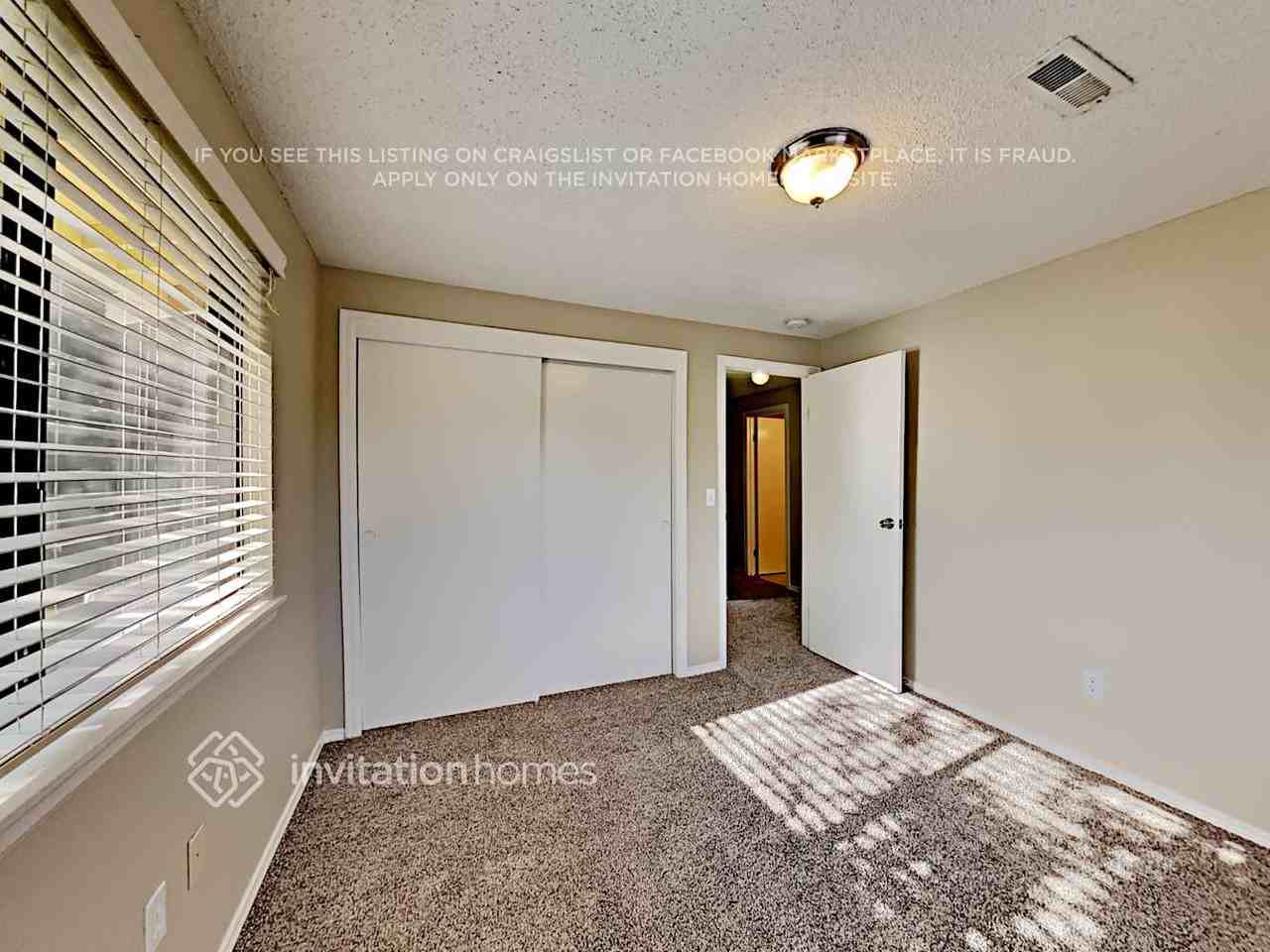 8102 64th Street Ct W - Photo 5 of 8