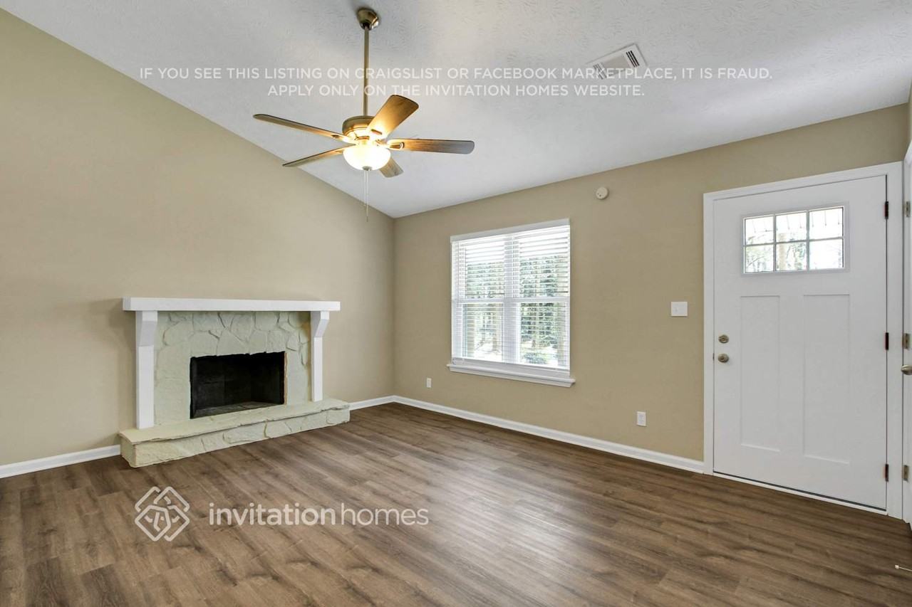 478 Benton Ct - Photo 4 of 26