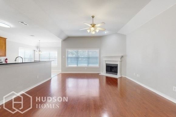 1421 Amazon Dr - Photo 6 of 36