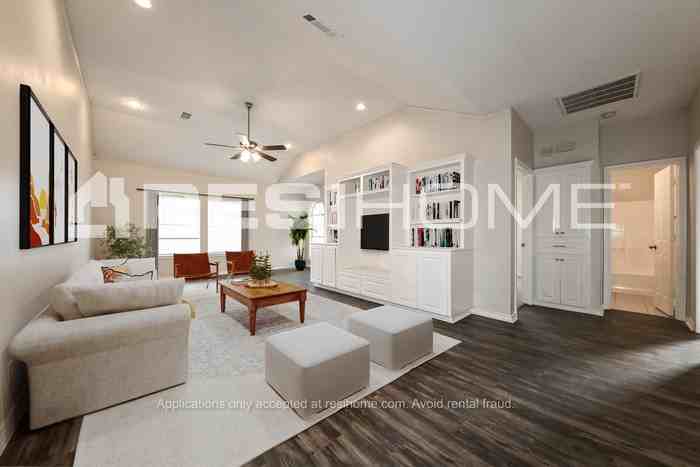 4919 Cedarbrier Dr - Photo 5 of 18