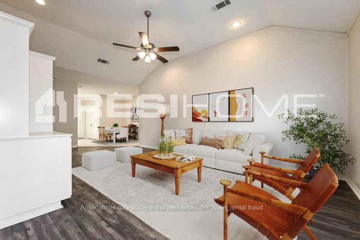 4919 Cedarbrier Dr - Photo 6 of 18