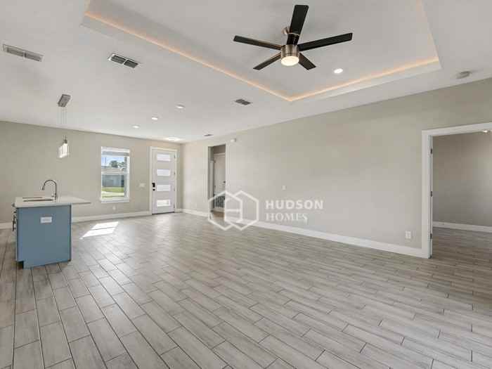 209 Elm Ct - Photo 5 of 19