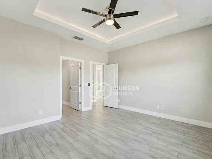 209 Elm Ct - Photo 7 of 18