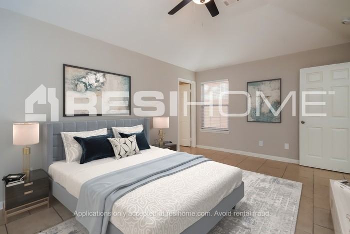 5506 Eastland St - Photo 6 of 17