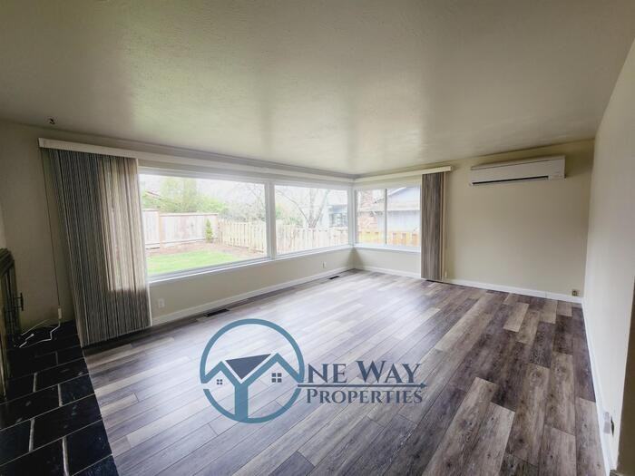 4624 Grandview Dr W - Photo 3 of 17