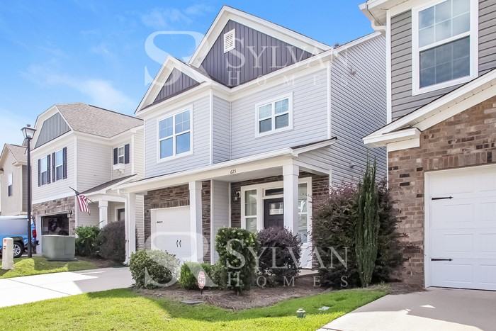 625 Dawsons Park Way - Photo 2 of 15