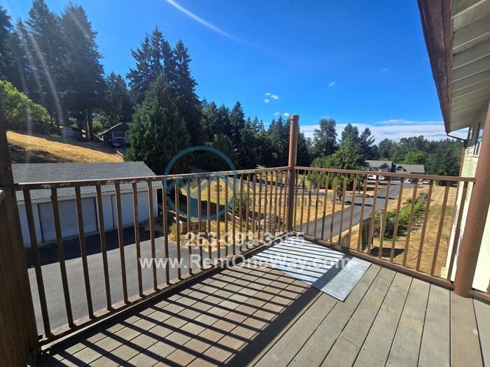 18601 4th St E #15 - Photo 4 of 12